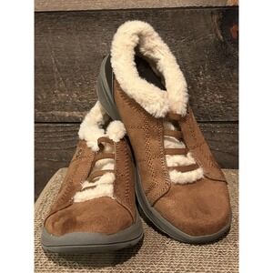 BZees Golden Womens 6 Brown Faux Fur Lined Supportive Insole Slip On Ankle Boots